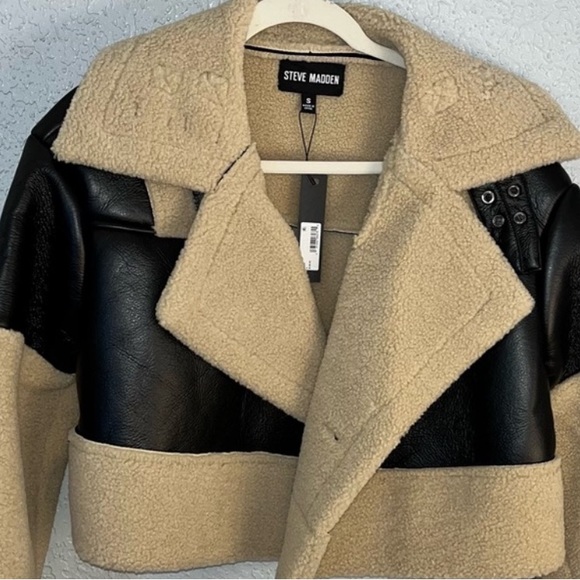 Hello looking for this coat is size 2xl thank you message me - Picture 2 of 2